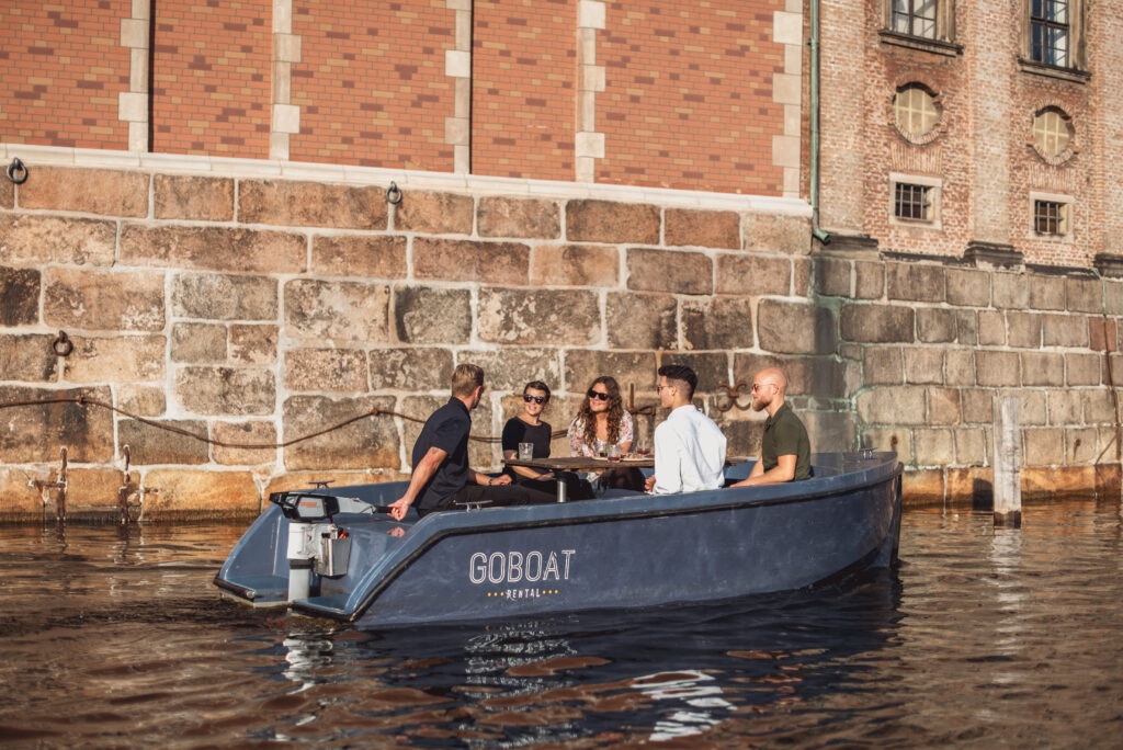 Sejltur med venner i GoBoat i København