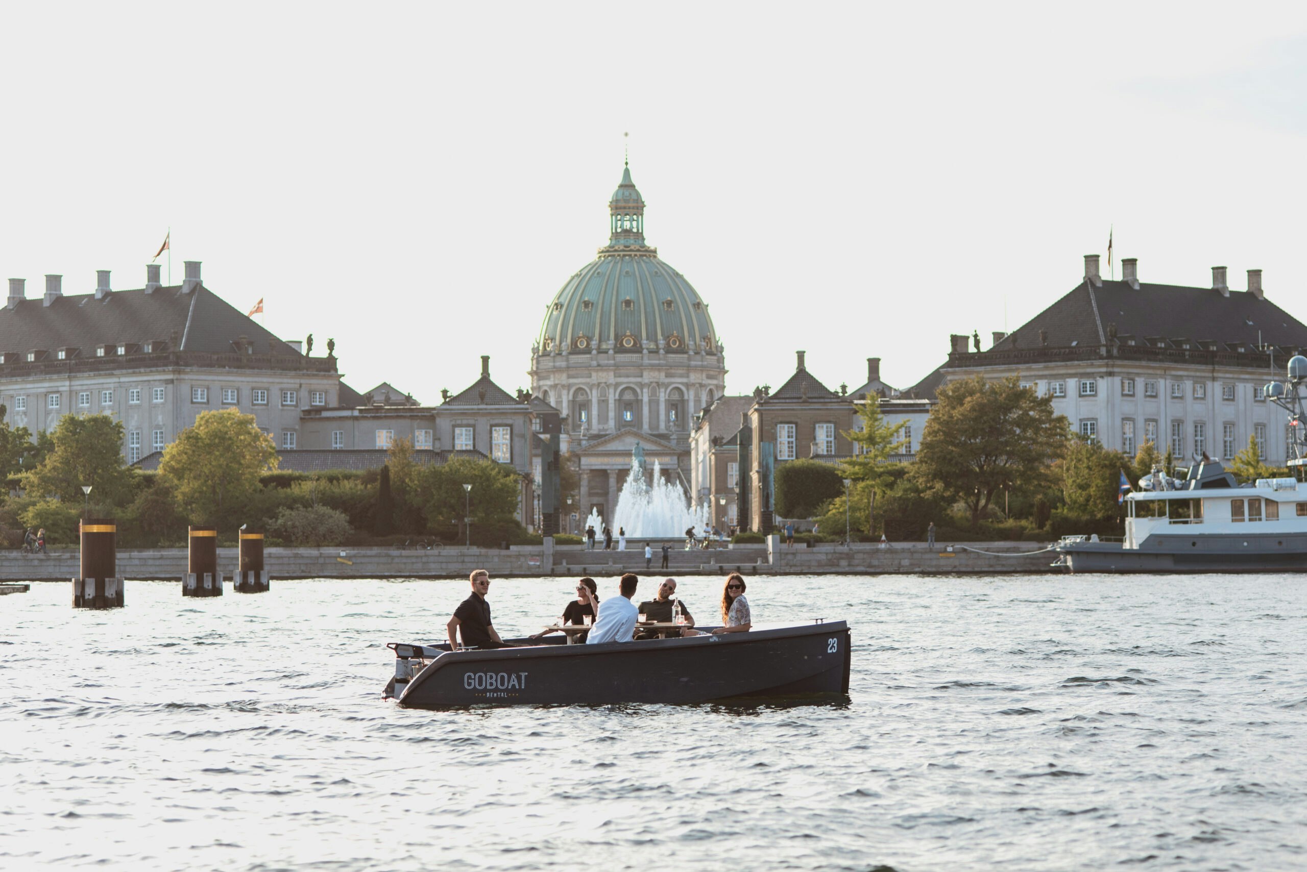 GoBoat in front of Amalienborg