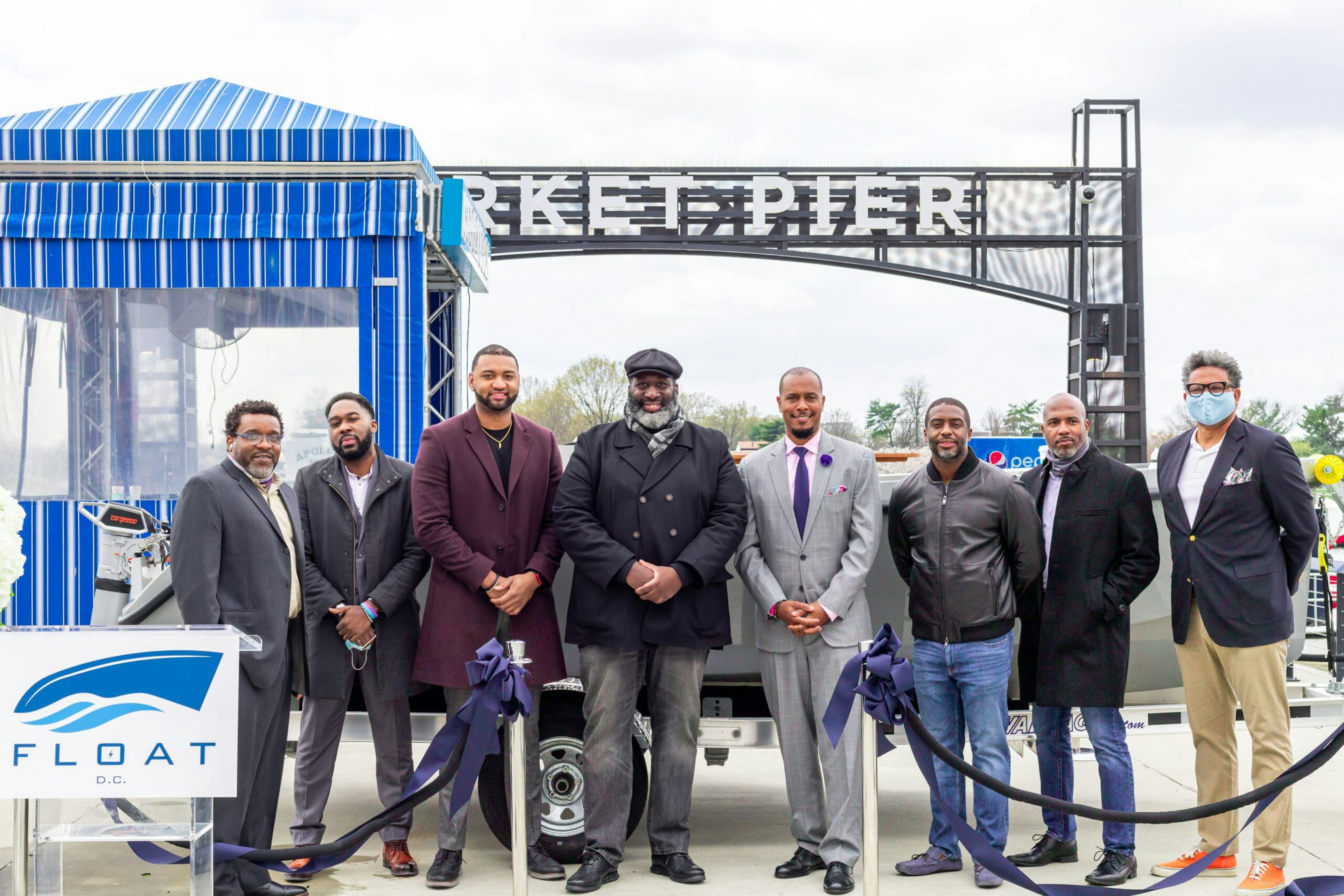 Dogs sailing with GoBoat