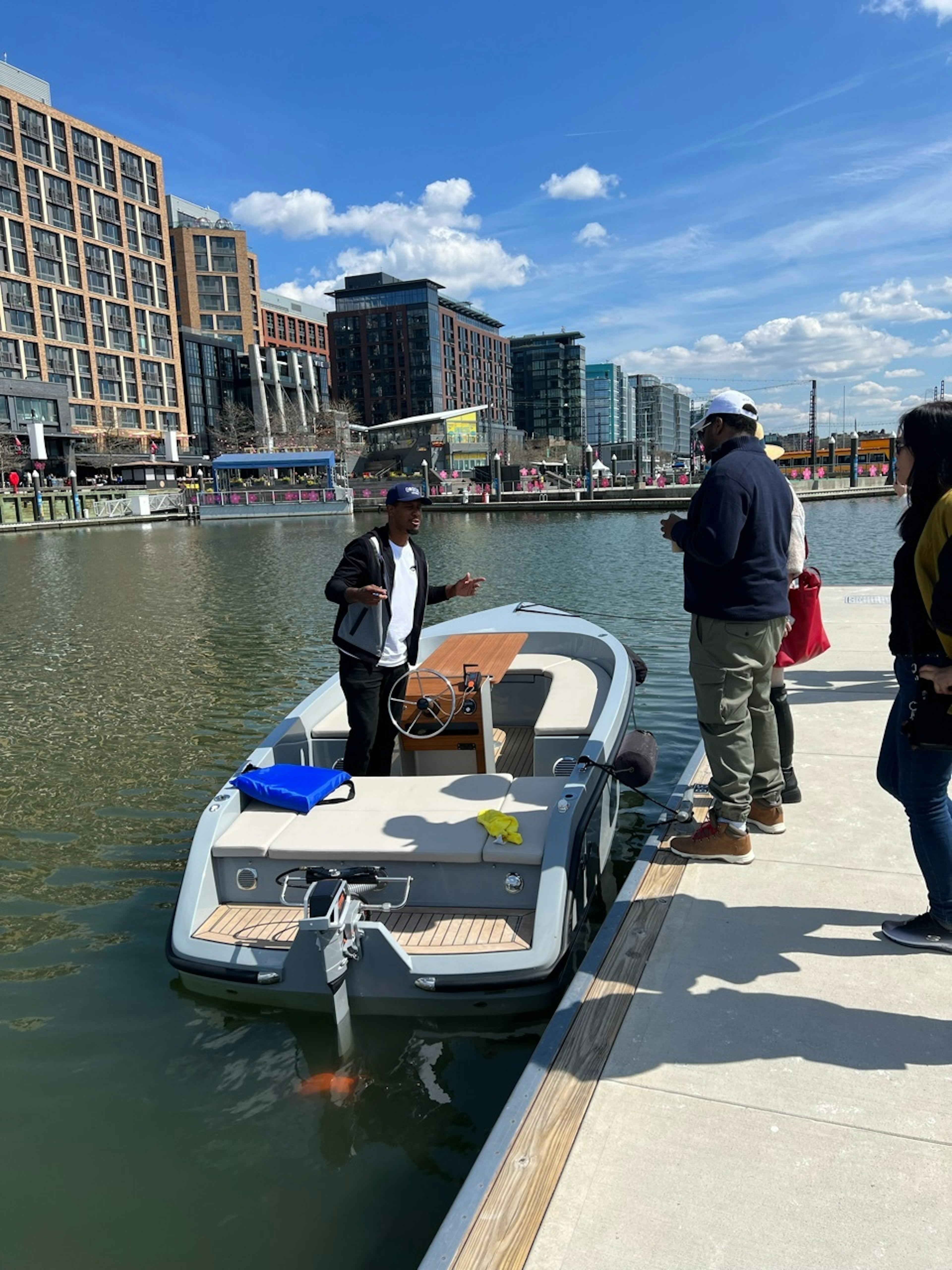 Float DC at The Wharf. Book your electric boat now! - GoBoat USA