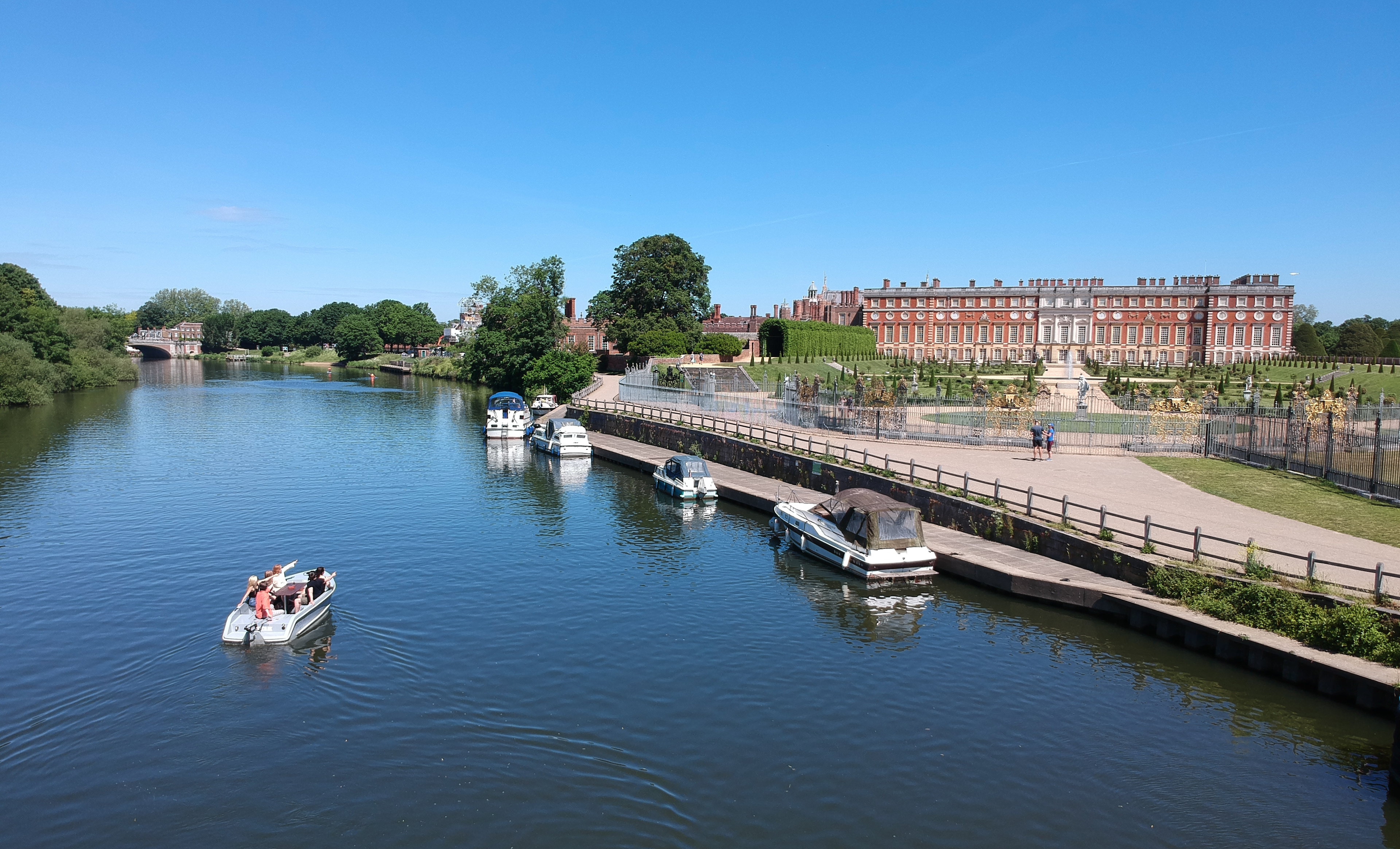Hampton Court Palace and GoBoat drone shot